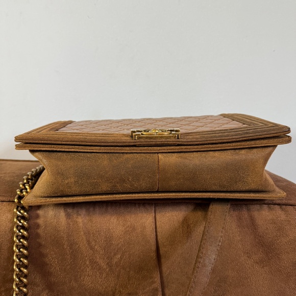 RARE Chanel Paris-Edinburgh Boy Flap Bag in Quilted Aged Calfskin With Nubuck - Picture 8 of 14